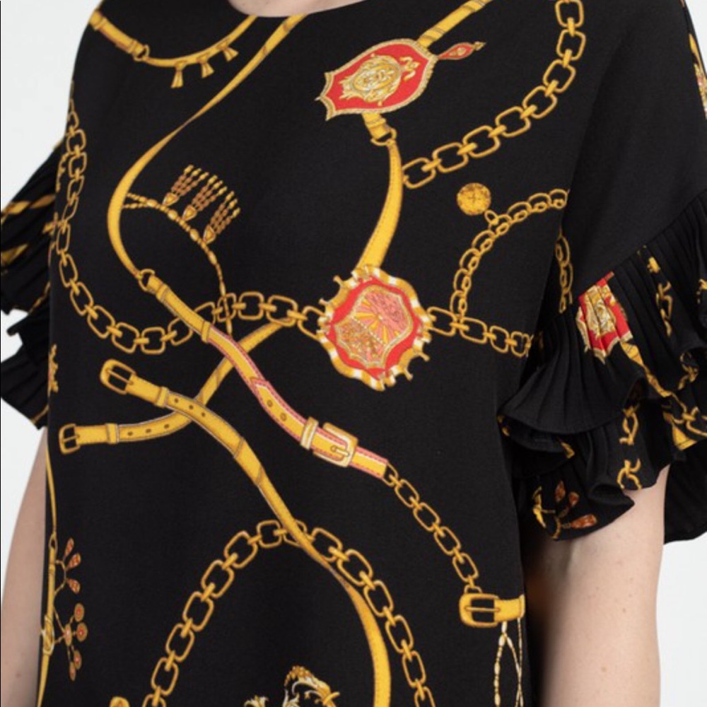 Clothes - Picture 2 of 3